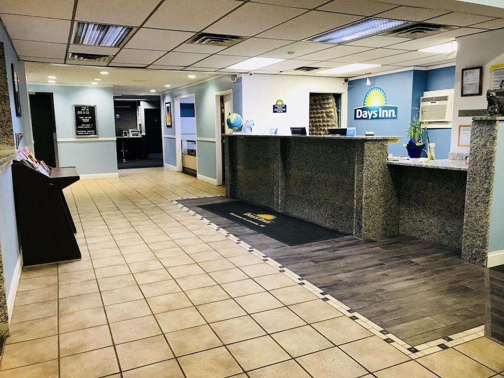 利沃尼亚戴斯酒店 外观 照片